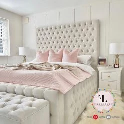 FIL BED COLLECTION MILA BED IN PLUSH VELVET