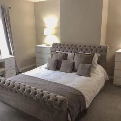 FIL Sleigh Chesterfield Crushed Velvet Bedframe 37 FIL Sleigh Chesterfield Crushed Velvet Bedframe