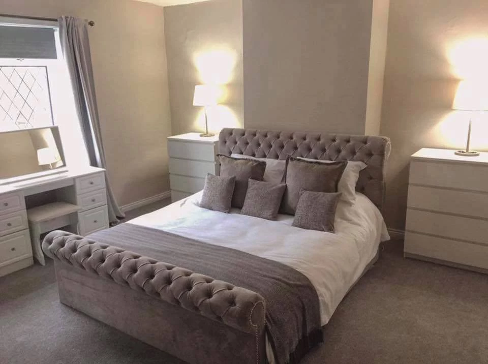 FIL Sleigh Chesterfield Crushed Velvet Bedframe 19 FIL Sleigh Chesterfield Crushed Velvet Bedframe