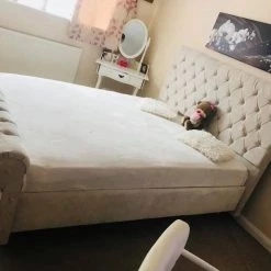 FIL Sleigh Chesterfield Crushed Velvet Bedframe 36 FIL Sleigh Chesterfield Crushed Velvet Bedframe