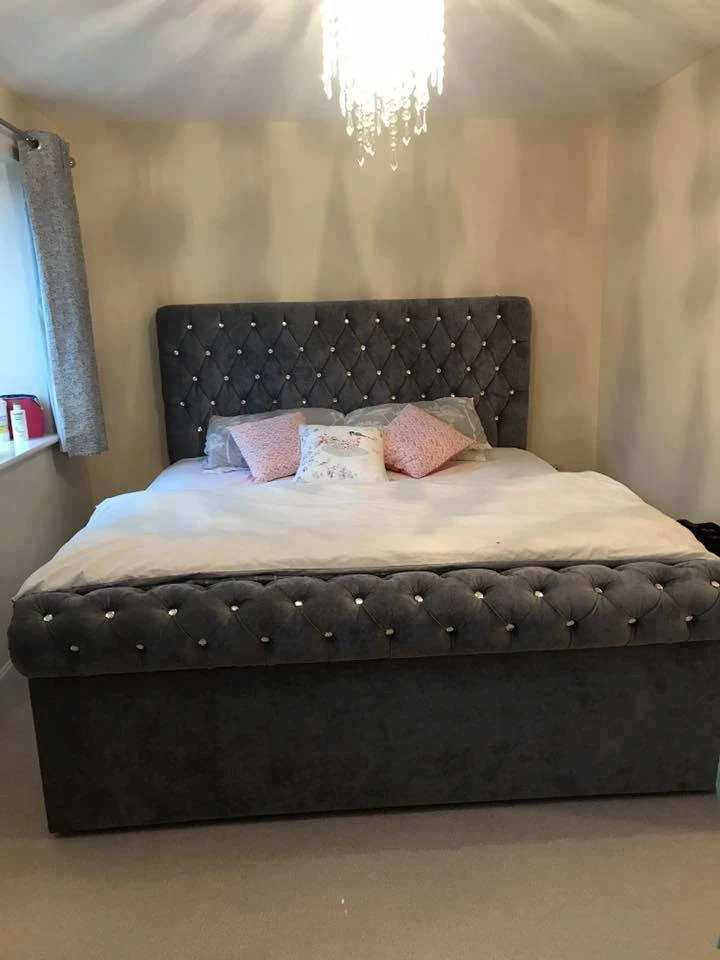 FIL Sleigh Chesterfield Crushed Velvet Bedframe 20 FIL Sleigh Chesterfield Crushed Velvet Bedframe