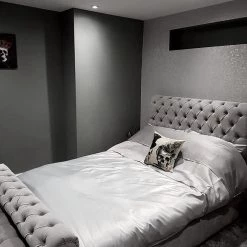 FIL Sleigh Chesterfield Crushed Velvet Bedframe 38 FIL Sleigh Chesterfield Crushed Velvet Bedframe