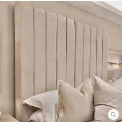 FIL BED COLLECTION LOUISIANA BED IN PLUSH VELVET