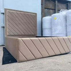 FIL DUKE BED IN PLUSH VELVET BED COLLECTION