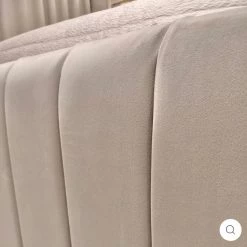 FIL BED COLLECTION LOUISIANA BED IN PLUSH VELVET