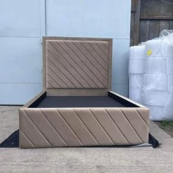 FIL DUKE BED IN PLUSH VELVET BED COLLECTION