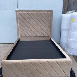 FIL DUKE BED IN PLUSH VELVET BED COLLECTION