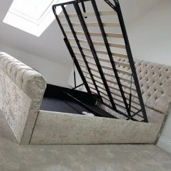 FIL BED COLLECTION Sleigh Ottoman Gaslift Chesterfield Crushed Velvet Storage Bed