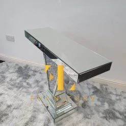 ASR INTERIOR Crushed Diamond V Console Table